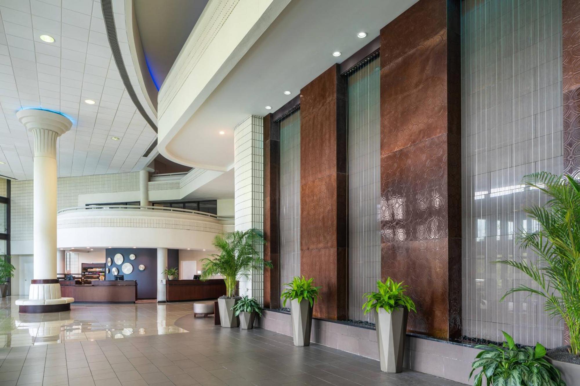 Sheraton Tampa Brandon Hotel Exterior photo
