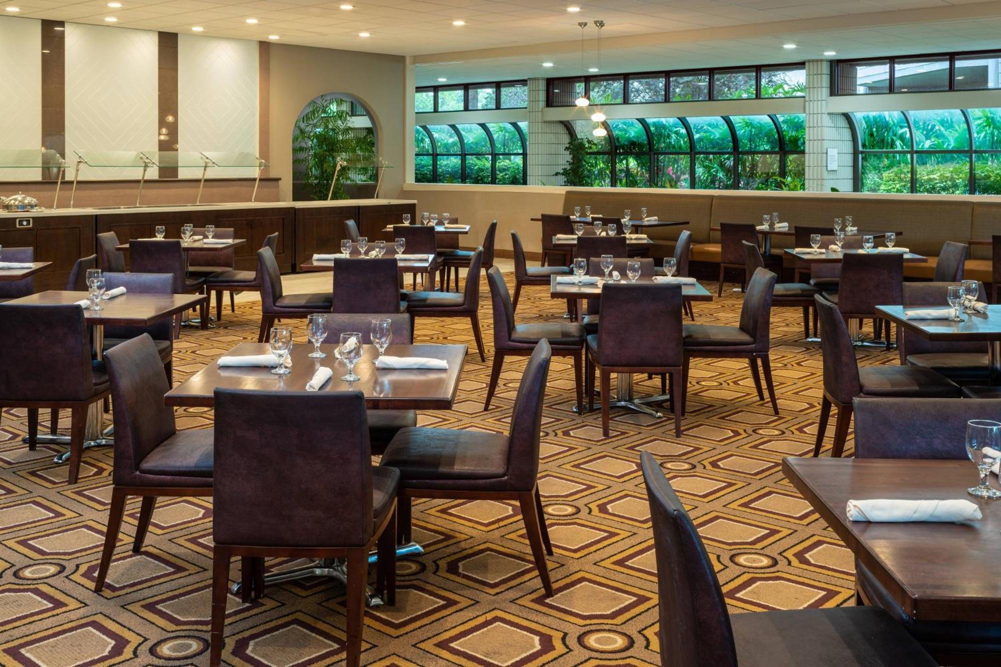 Sheraton Tampa Brandon Hotel Exterior photo